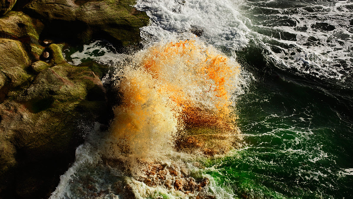 WATER MEETS COLOUR, COLOUR MEETS WATER WATER MEETS COLOUR, COLOUR MEETS WATER