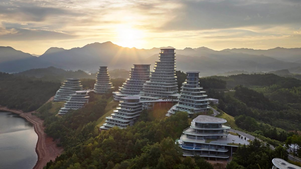 HUANGSHAN MOUNTAIN VILLAGE by HUFTON + CROW